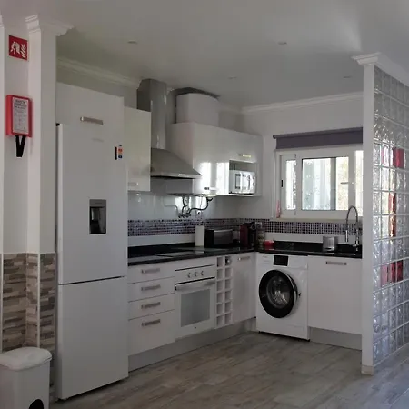 Apartment Albufeirasun, Arrive As A Guest Leave As A Friend. *