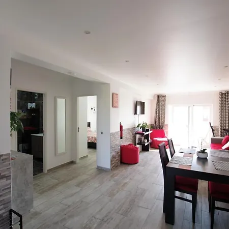 Albufeirasun, Arrive As A Guest Leave As A Friend. * Albufeira